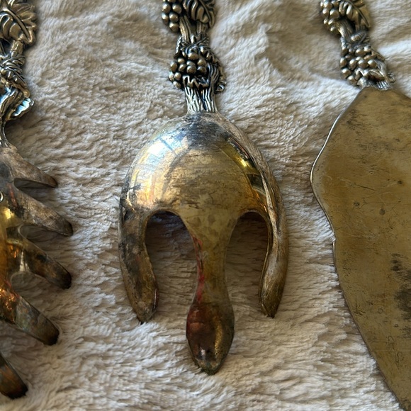 Set of 3 Vintage Silver Plate Vineyard Grape Leaves Salad Set / Spoon Fork Cake. - Picture 11 of 15